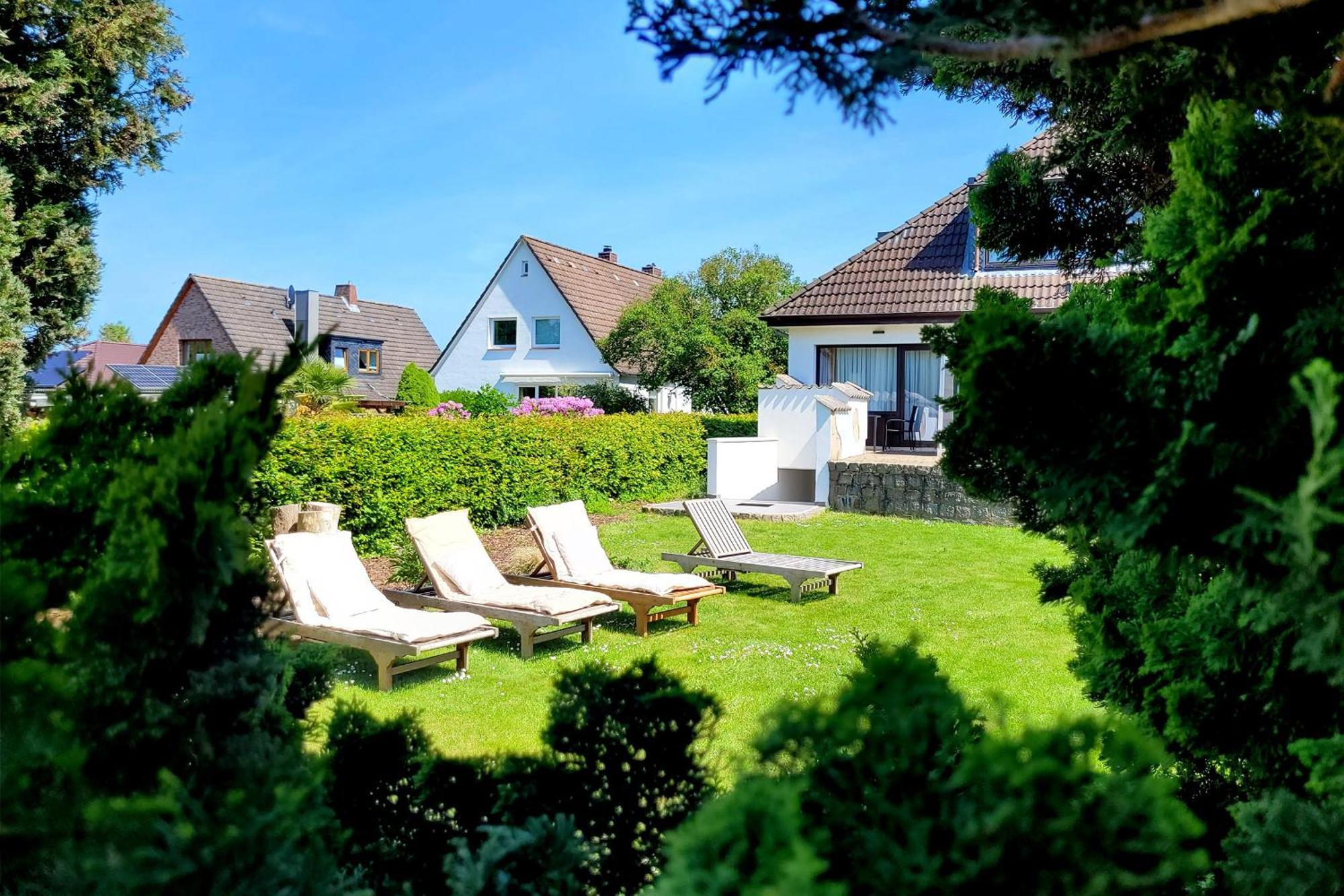 Hochwertige Ferienwohnung Mit Sonnenterrasse & Gartenblick, Nur Wenige Gehminuten Zum Strand Scharbeutz Exterior foto