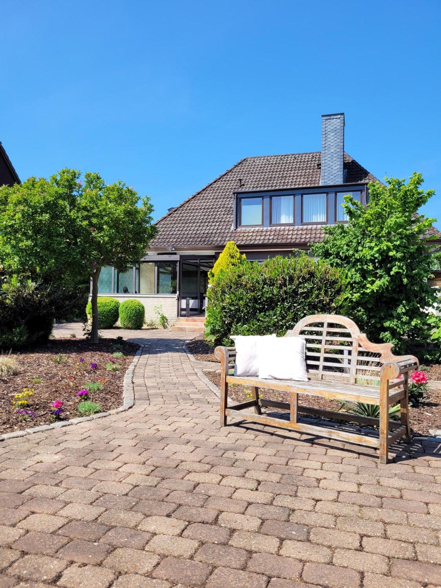 Hochwertige Ferienwohnung Mit Sonnenterrasse & Gartenblick, Nur Wenige Gehminuten Zum Strand Scharbeutz Exterior foto